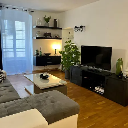 Centre-ville Apartment